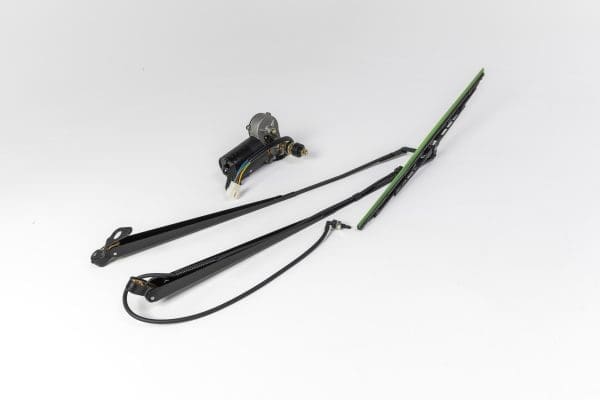 FRONT WINDSHIELD WIPER Y0316007108